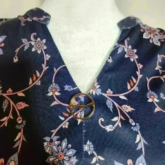 Valolia womens floral button up long sleeve blouse size medium - Picture 4 of 8